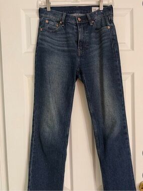 GAP Straight Leg Jeans in Dark Wash Blue
